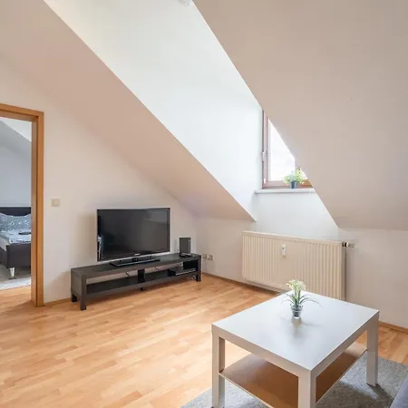 Gemuetliche Dachgeschosswohnung -waldstrassenviertel * 라이프치히