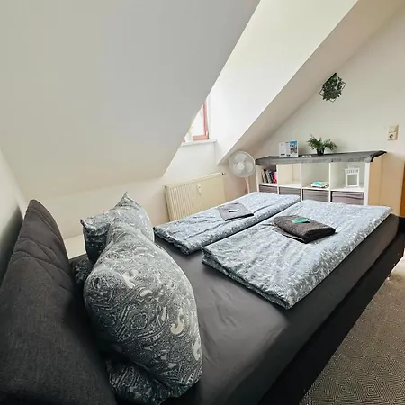 Gemuetliche Dachgeschosswohnung -waldstrassenviertel